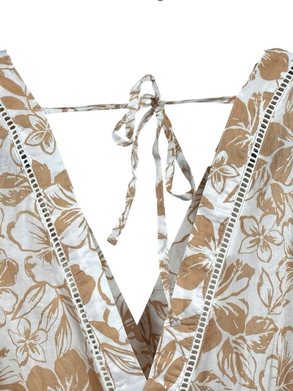 AMERICAN EAGLE Women's Tan White Floral Double V-Neck Tiered Short Dress NWT Med - Picture 2 of 8
